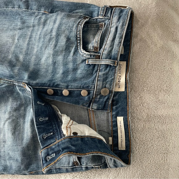 Aritzia - Denim Forum - The Arlo High Rise Straight - Medium Light Wash - 26 - Picture 5 of 6